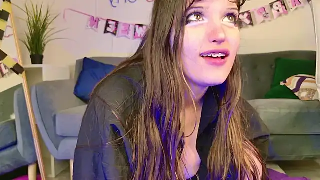 kamila blush online show from October 25, 11:40 am