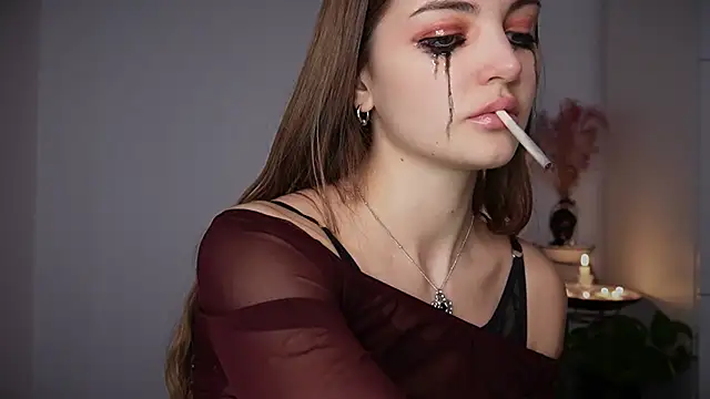 Snapshot of MayTease chatting on October 31, 8:43 pm MayTease online show from October 31, 8:43 pm