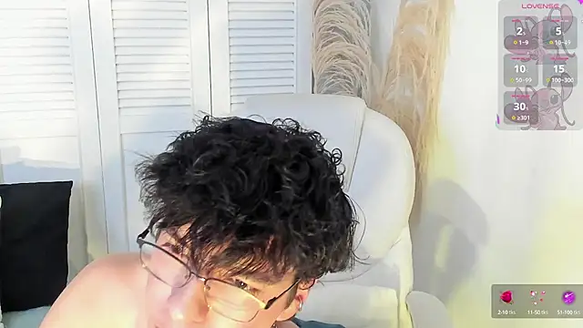 miilo wolf online show from October 3, 12:13 pm