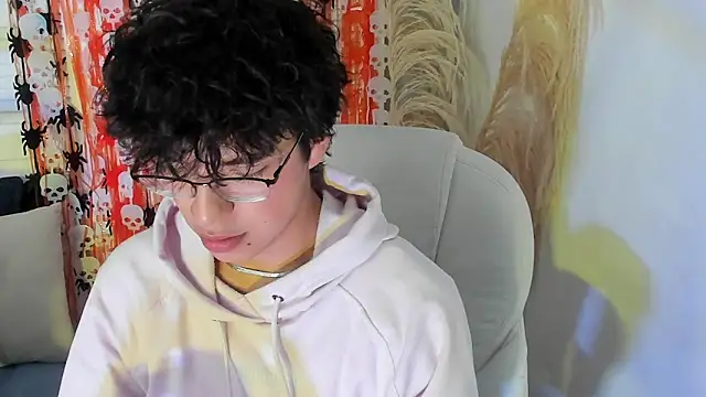 miilo wolf online show from October 9, 12:14 pm