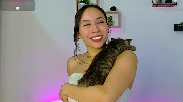 manumontoya  online show from October 5, 5:33 pm