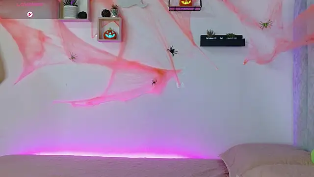 manumontoya  online show from October 26, 5:41 pm