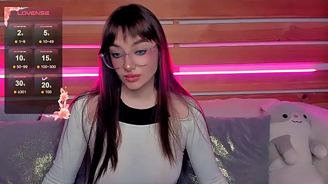 Emily Tylerr online show from October 2, 7:59 am