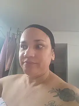 ROOSEQUEEN online show from November 28, 4:09 pm