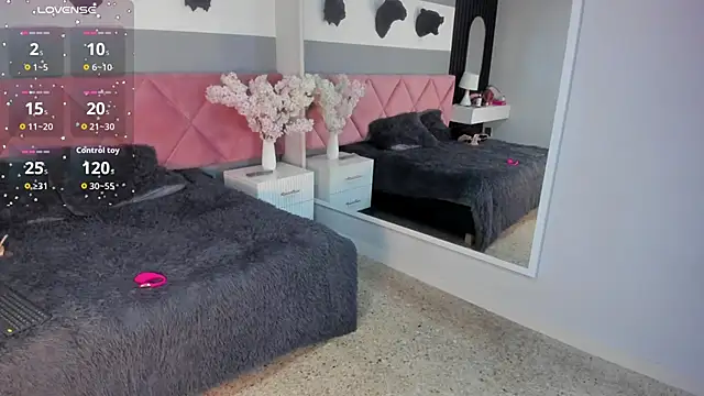 amy miller1 online show from September 24, 8:45 pm