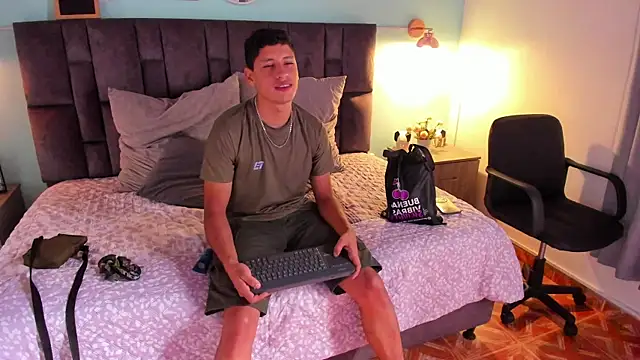 LaynorRoss  online show from September 8, 7:35 pm