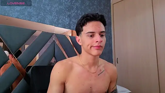 logan madoox online show from September 23, 8:12 pm