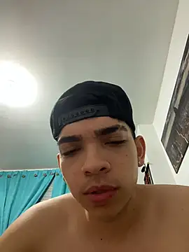 Snapshot of Eryonbradley chatting on October 27, 11:41 pm Eryonbradley online show from October 27, 11:41 pm