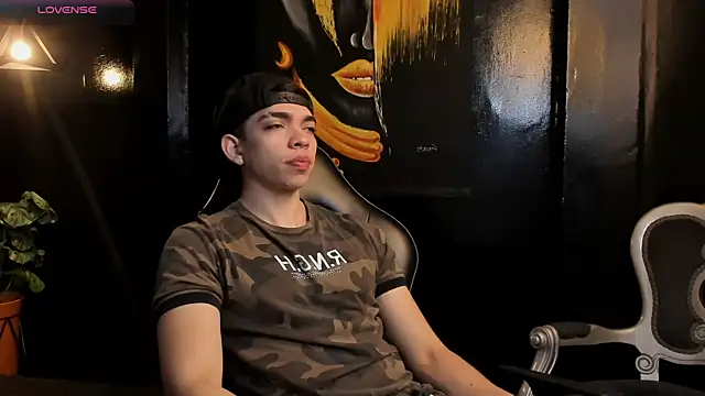 Snapshot of Eryonbradley chatting on November 1, 11:23 am Eryonbradley online show from November 1, 11:23 am