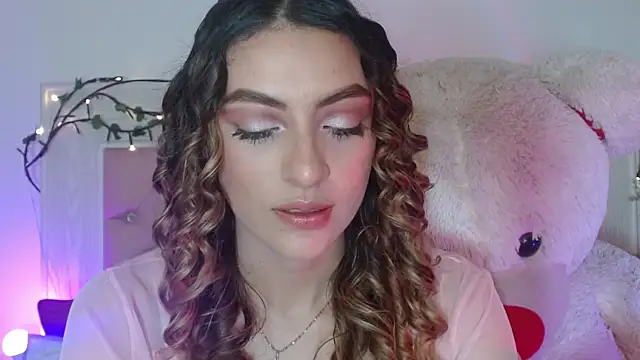 Snapshot of Ayleen_m chatting on May 26, 1:45 am Ayleen m online show from May 26, 1:45 am
