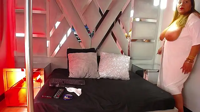 MonzerratBoyer online show from October 6, 6:38 pm