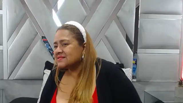 MonzerratBoyer online show from November 29, 8:01 pm