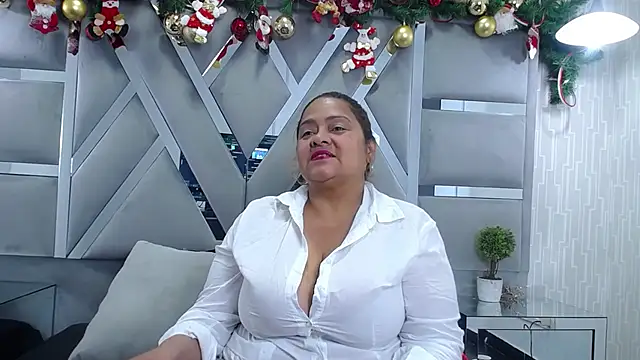 MonzerratBoyer online show from January 7, 7:05 pm