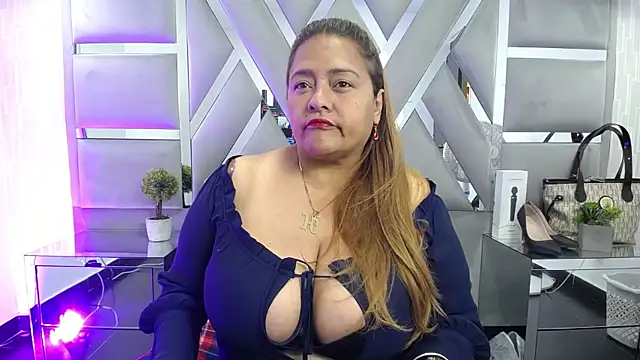 Snapshot of MonzerratBoyer chatting on February 28, 6:31 pm MonzerratBoyer online show from February 28, 6:31 pm