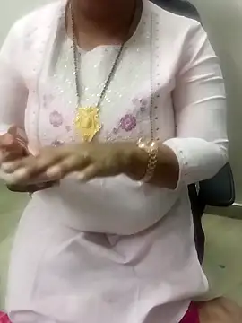 Snapshot of Bhabhiji1 chatting on March 18, 9:23 am Bhabhiji1 online show from March 18, 9:23 am