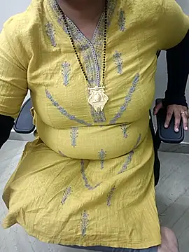 Snapshot of Bhabhiji1 chatting on March 26, 11:05 am Bhabhiji1 online show from March 26, 11:05 am