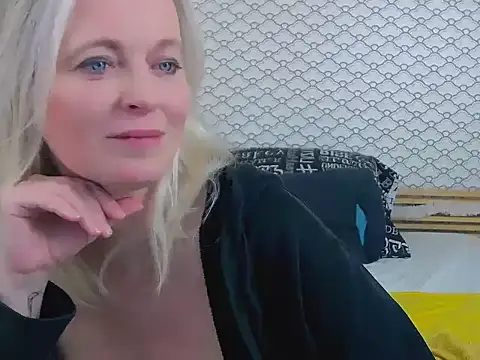 Snapshot of Anais_Janson chatting on March 5, 10:17 pm Anais Janson online show from March 5, 10:17 pm