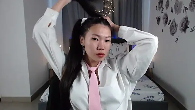 Snapshot of LunaPurrr chatting on September 13, 11:15 pm LunaPurrr online show from September 13, 11:15 pm