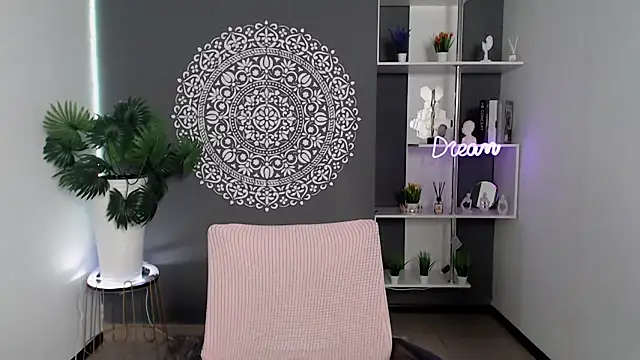 Snapshot of LunaPurrr chatting on September 16, 5:52 am LunaPurrr online show from September 16, 5:52 am