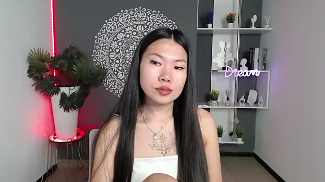 Snapshot of LunaPurrr chatting on September 18, 10:23 pm LunaPurrr online show from September 18, 10:23 pm