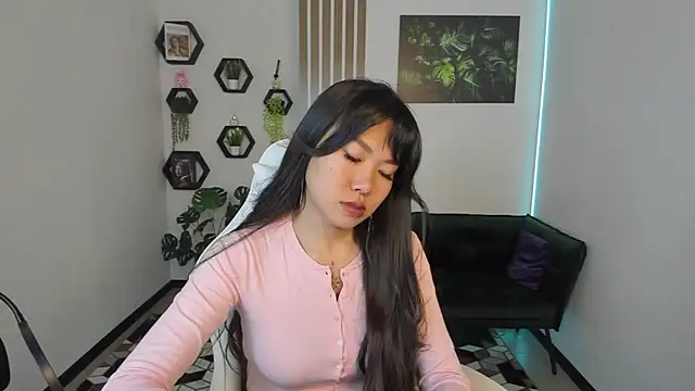 Snapshot of LunaPurrr chatting on October 5, 11:13 pm LunaPurrr online show from October 5, 11:13 pm