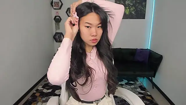 Snapshot of LunaPurrr chatting on October 16, 11:06 pm LunaPurrr online show from October 16, 11:06 pm