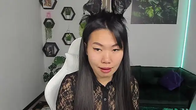 Snapshot of LunaPurrr chatting on October 20, 11:16 pm LunaPurrr online show from October 20, 11:16 pm