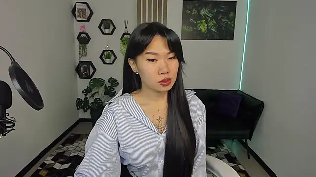 Snapshot of LunaPurrr chatting on October 23, 1:05 am LunaPurrr online show from October 23, 1:05 am