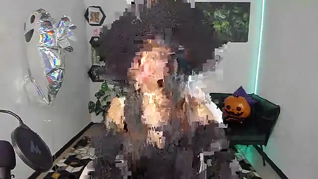 Snapshot of LunaPurrr chatting on October 30, 2:02 am LunaPurrr online show from October 30, 2:02 am