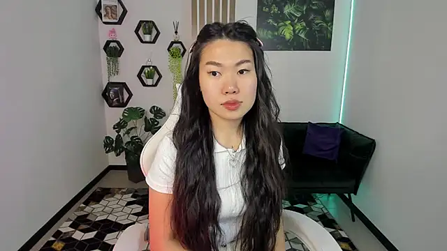 Snapshot of LunaPurrr chatting on November 21, 1:04 am LunaPurrr online show from November 21, 1:04 am