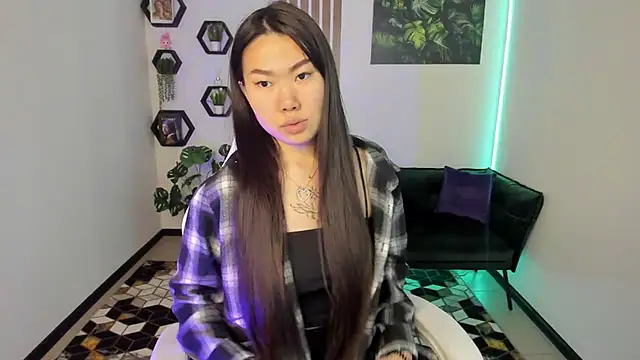 Snapshot of LunaPurrr chatting on November 23, 11:37 pm LunaPurrr online show from November 23, 11:37 pm