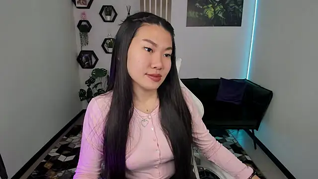 Snapshot of LunaPurrr chatting on November 27, 1:29 am LunaPurrr online show from November 27, 1:29 am