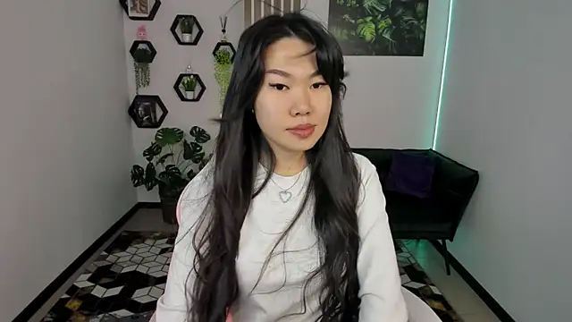 Snapshot of LunaPurrr chatting on November 28, 12:24 am LunaPurrr online show from November 28, 12:24 am