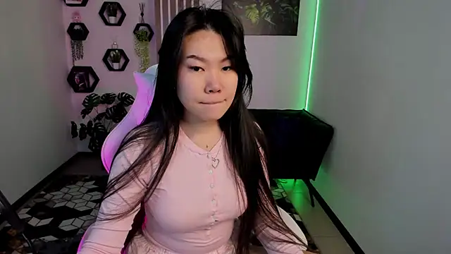 LunaPurrr online show from February 7, 12:03 am