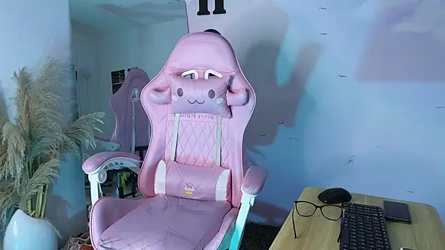 Catherine Smith  online show from October 18, 12:06 pm