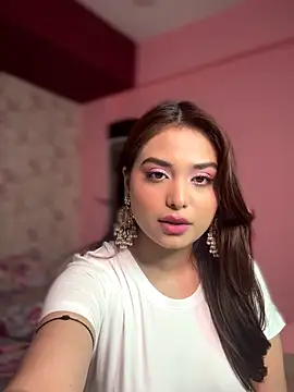 Snapshot of chloiedecker chatting on April 8, 7:36 pm chloiedecker online show from April 8, 7:36 pm