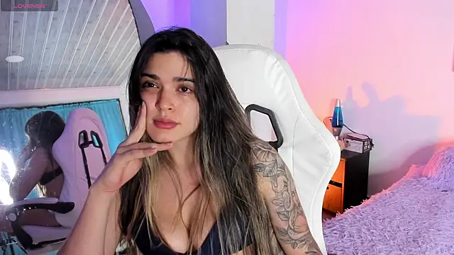 MiaVillalobos online show from May 12, 2:19 am