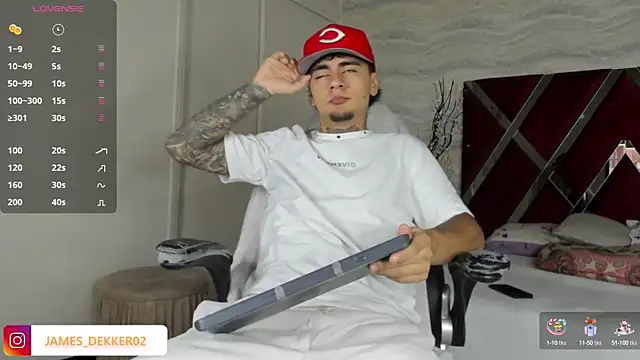 JamesDeker online show from September 27, 8:47 pm