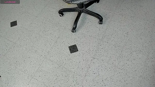 JamesDeker online show from October 22, 8:08 pm