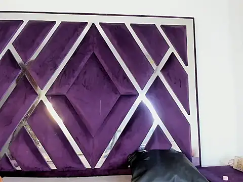 luzenaasm online show from September 28, 4:40 am