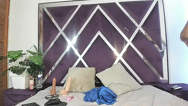 luzenaasm online show from October 14, 4:13 am