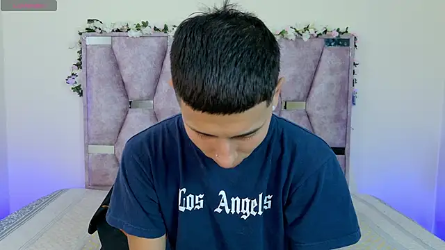 lana and liam  online show from November 9, 10:46 am