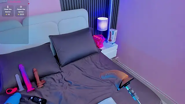 Clawdeen  wolf online show from March 28, 8:08 pm