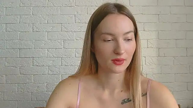 Snapshot of Alice_Sweet_01 chatting on November 19, 11:21 am Alice Sweet 01 online show from November 19, 11:21 am