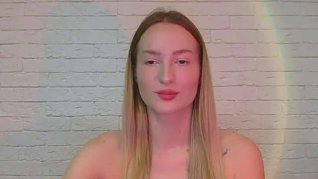 Snapshot of Alice_Sweet_01 chatting on December 2, 2:34 pm Alice Sweet 01 online show from December 2, 2:34 pm