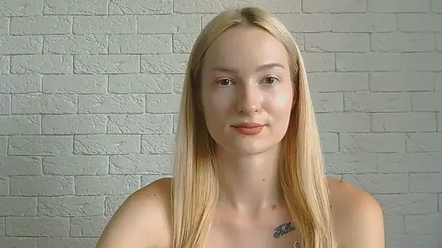 Snapshot of Alice_Sweet_01 chatting on June 26, 11:03 am Alice Sweet 01 online show from June 26, 11:03 am
