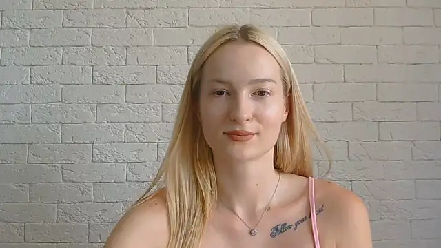Snapshot of Alice_Sweet_01 chatting on June 30, 1:01 pm Alice Sweet 01 online show from June 30, 1:01 pm