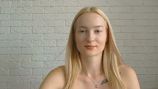 Snapshot of Alice_Sweet_01 chatting on July 25, 11:30 am Alice Sweet 01 online show from July 25, 11:30 am