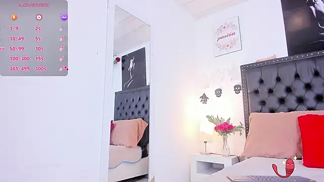 Snapshot of ScarlettVell chatting on October 25, 7:19 pm ScarlettVell online show from October 25, 7:19 pm