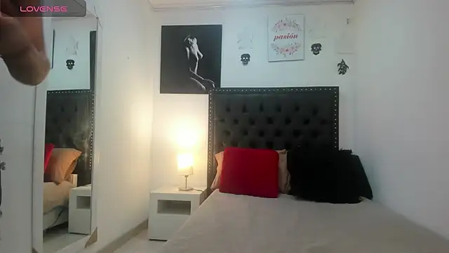 Snapshot of ScarlettVell chatting on October 30, 7:36 pm ScarlettVell online show from October 30, 7:36 pm